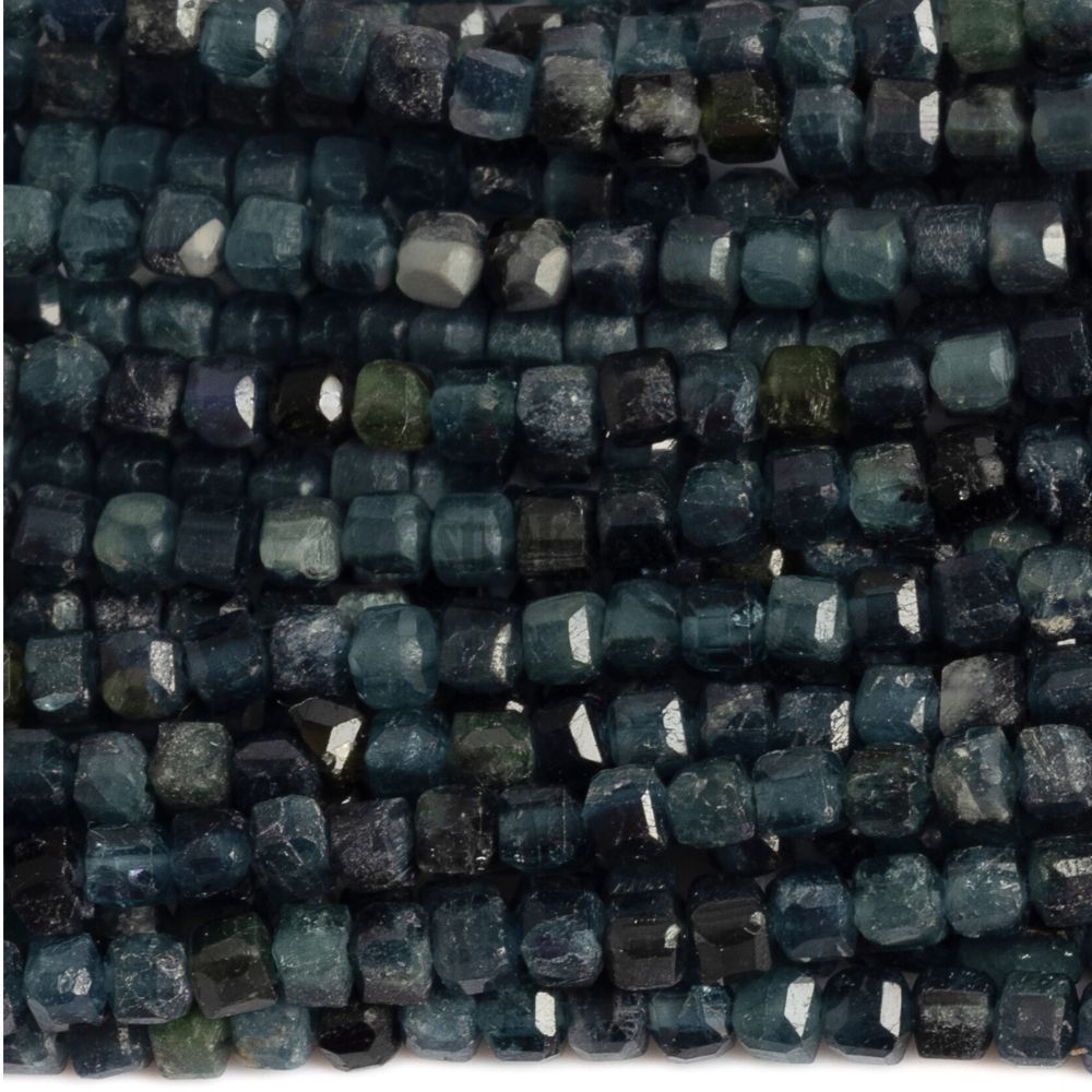 Turmalín modrý korálky 2,5mm kocky brúsené polšnúra Turmalín modrý korálky 2,5mm kocky brúsené polšnúra