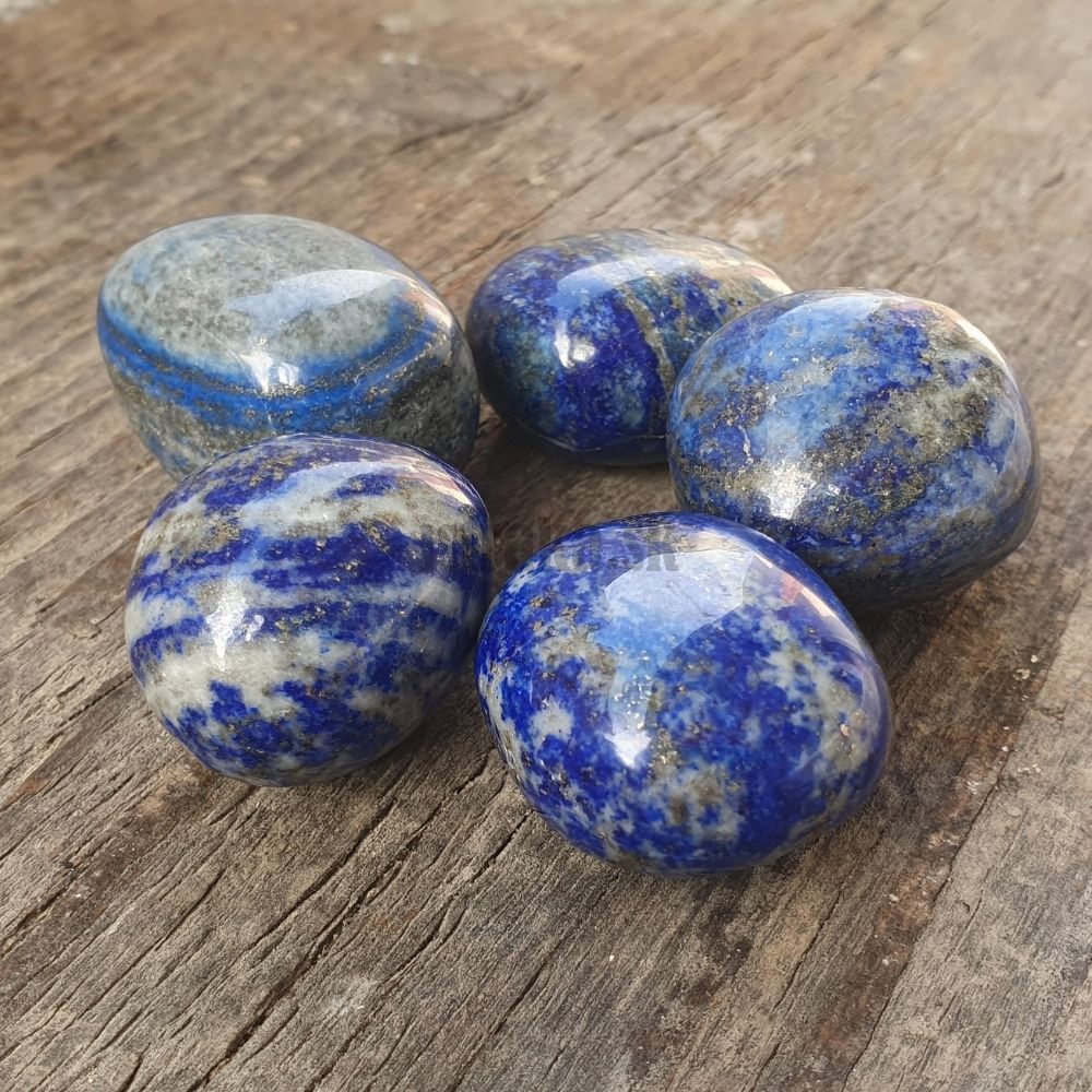 Lapis lazuli kamienok bez dierky