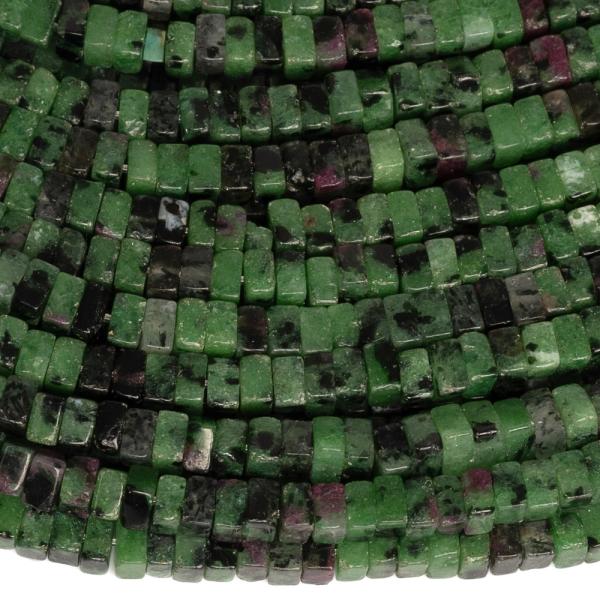 Zoisit s rub�nom kor�lky 2x4mm �tvorce pol�n�ra