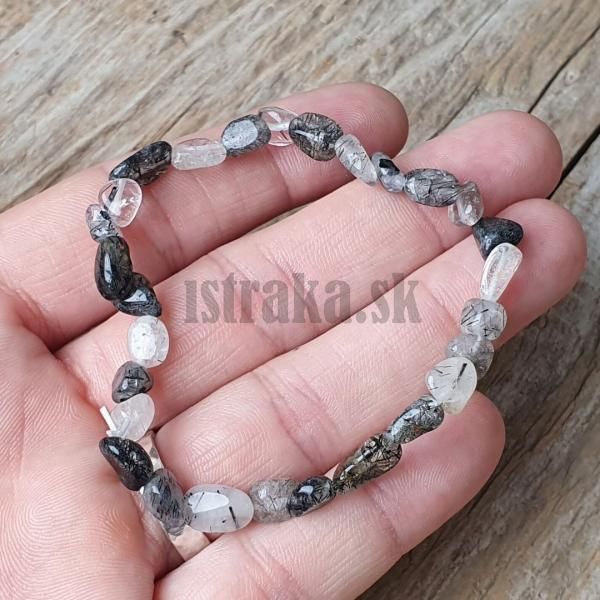 naramok-z-prirodneho-mineralu-kristal-s-turmalinom-6x8mm-nugety-elasticky-leskly-ciernobi