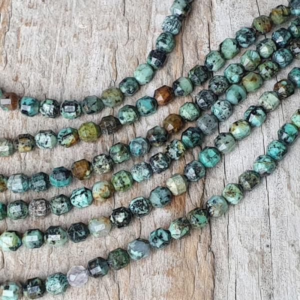 Tyrkys africk korlky 4mm brsen sdok polnra
