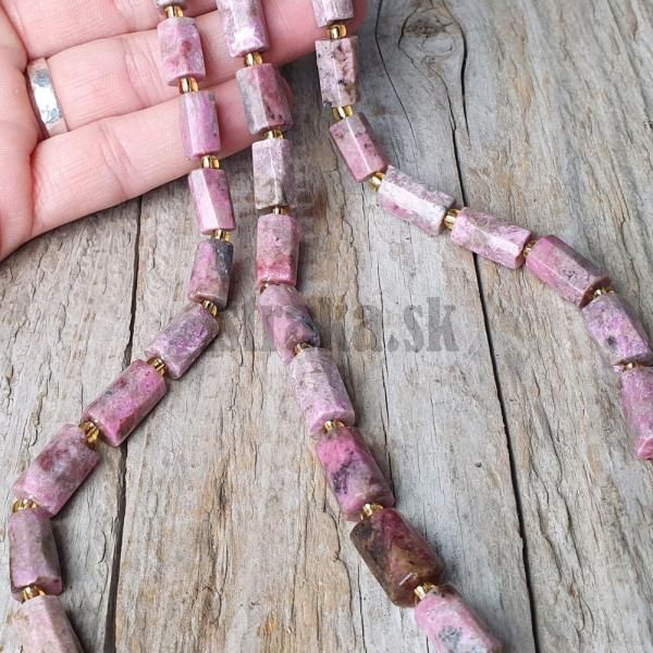 koralky-z-mineralu-fosfosiderit-ruzovy-8x12mm-valceky-leskle-nepravidelne-hladke-sedoruzo