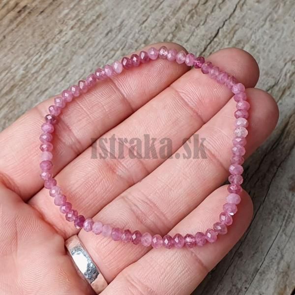 naramok-z-mineralu-turmalin-ruzovy-3x4mm-brusene-rondelky-elasticky-leskly-fazetovane-kor