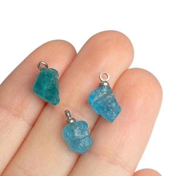 4004-apatit-surovy-miniprivesok-so-starostriebornym-2