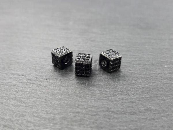 Kocka korálka čierna s čiernymi zirkónmi
