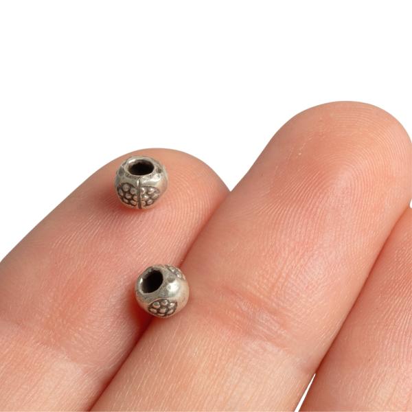 5868-koralka-tucna-rondelka-mensia-s-kvetinkou-2