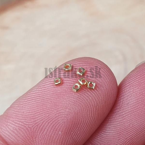 koralky-1x2mm-malinke-zo-striebra-ag925-pozlatene-leskle-nepravidelne-mini-hranate-minigo