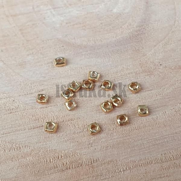 koralky-1x2mm-malinke-zo-striebra-ag925-pozlatene-leskle-nepravidelne-mini-hranate-min