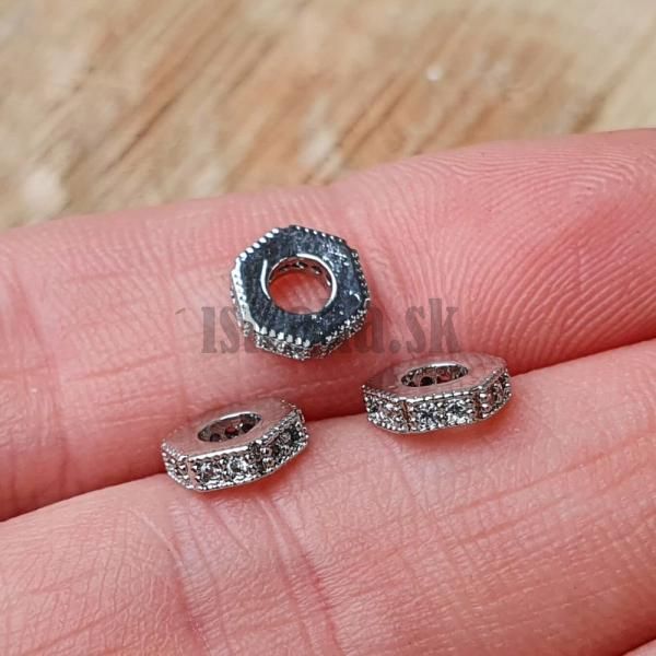 Hexagon korlka strieborn s bielymi zirknmi