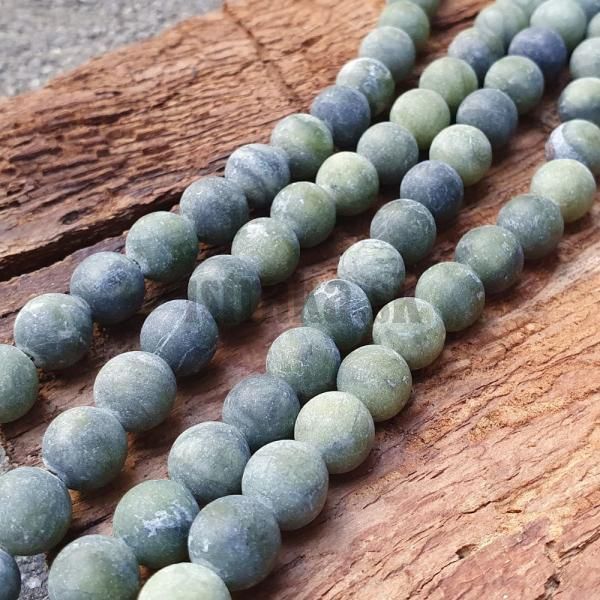 goralky-z-mineralu-jadeit-taiwan-matne-zelene-8mm-na-naramok-nahrdelnik