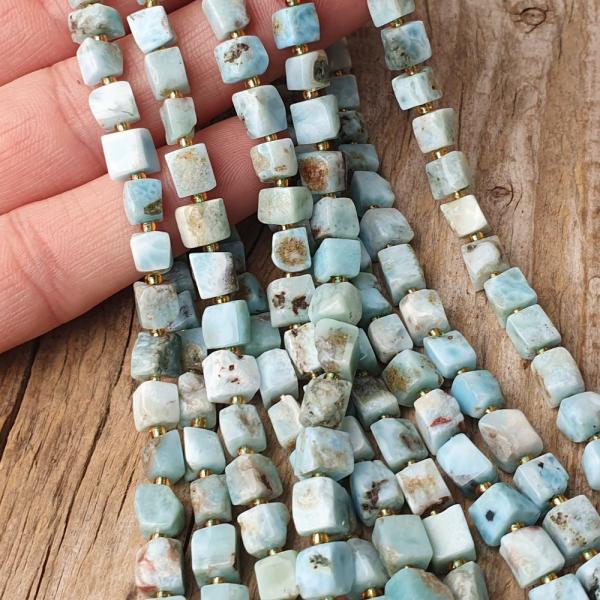 Larimar mix farieb kor�lky 6-7mm kocky pol�n�ra