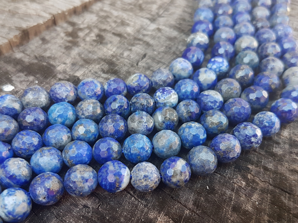 Lapis lazuli korálky 8mm brúsené šnúra
